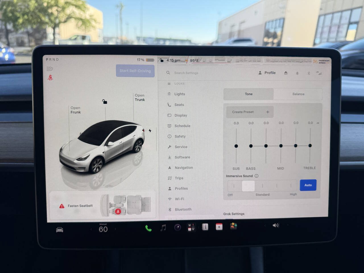 Used 2022 Tesla Model Y Long Range AWD/4WD image 17