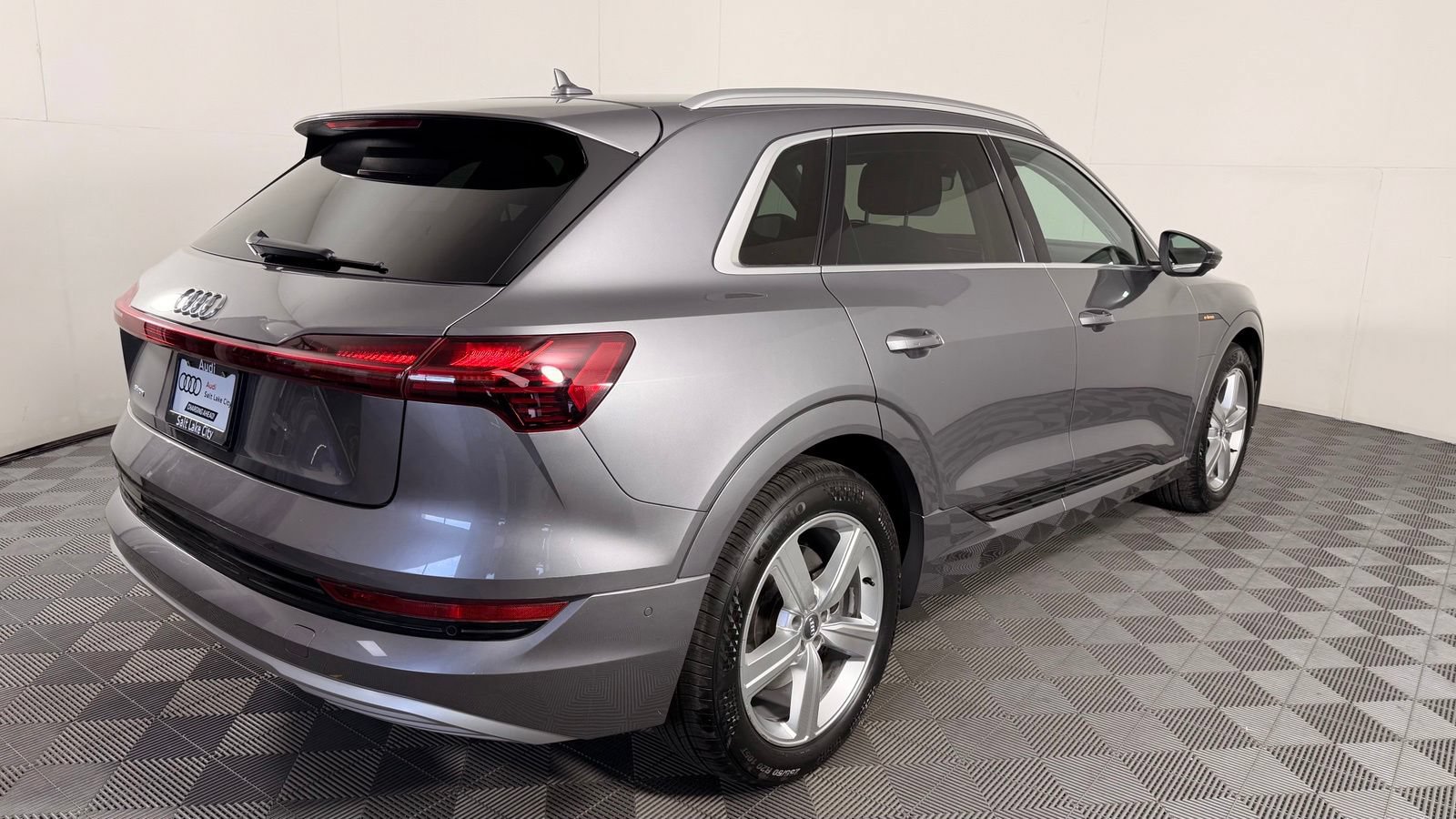 Used 2019 Audi e-tron Premium Plus AWD/4WD image 9