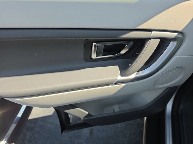 Used 2018 Land Rover Discovery Sport SE AWD/4WD image 10