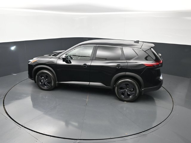 Certified 2026 Nissan Rogue SV FWD image 24