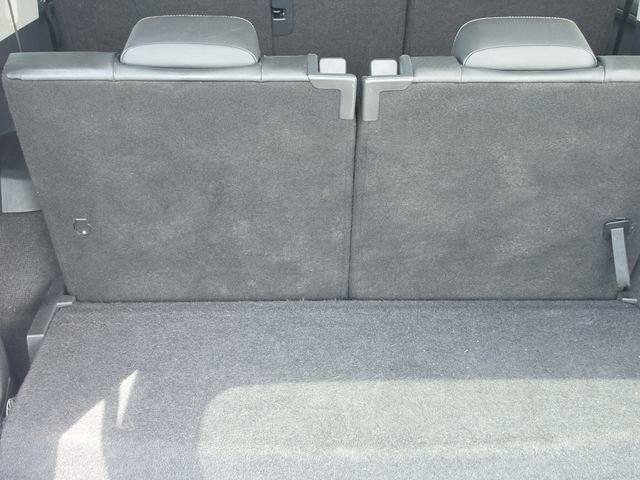 Used 2021 Volkswagen Tiguan SE w/ Panoramic Sunroof Package FWD image 6