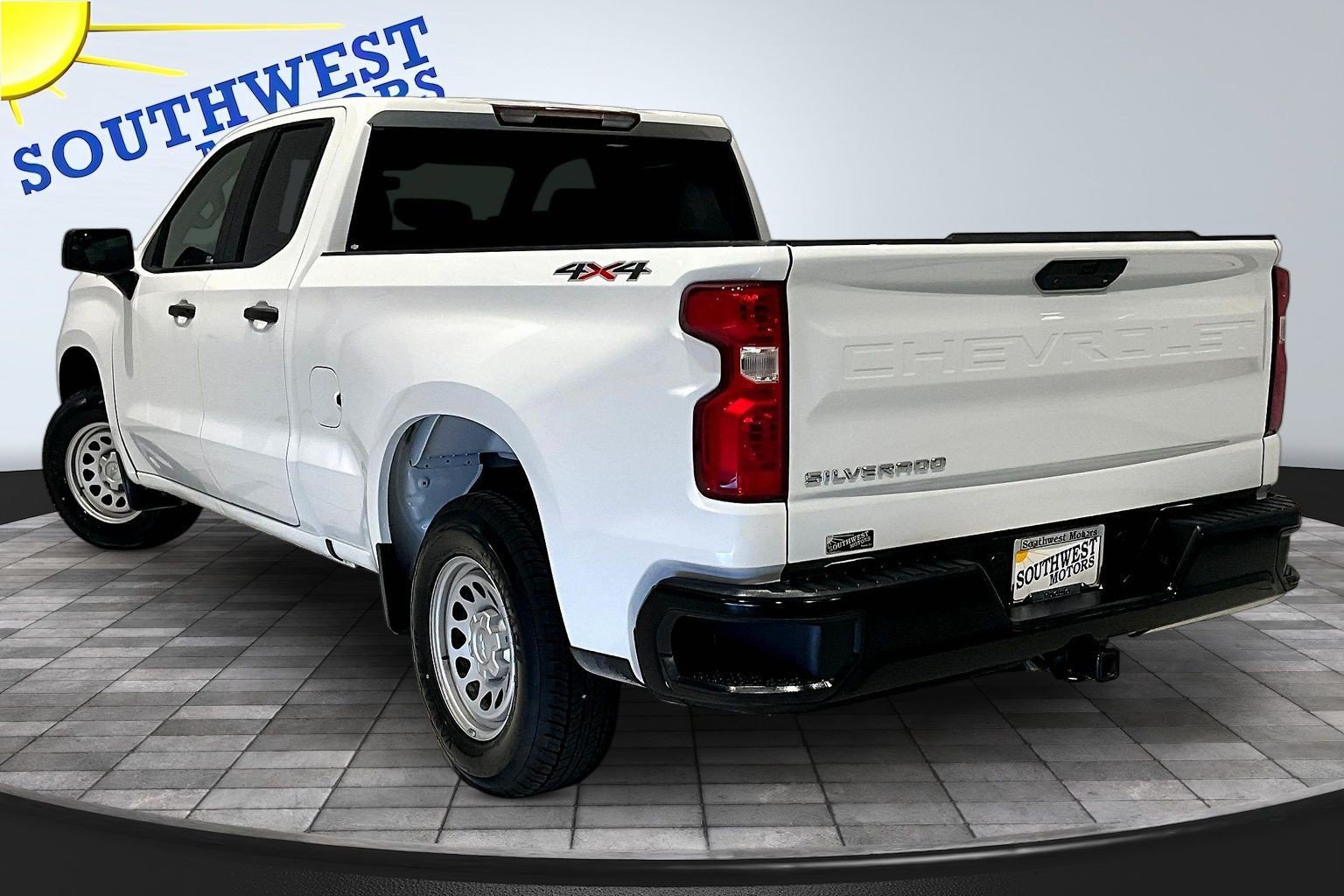 Used 2020 Chevrolet Silverado 1500 W/T w/ WT Value Package AWD/4WD image 5