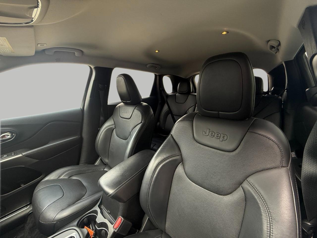 Used 2019 Jeep Cherokee Limited AWD/4WD image 38