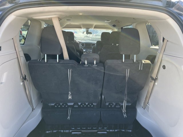 Used 2022 Chrysler Voyager LX image 24