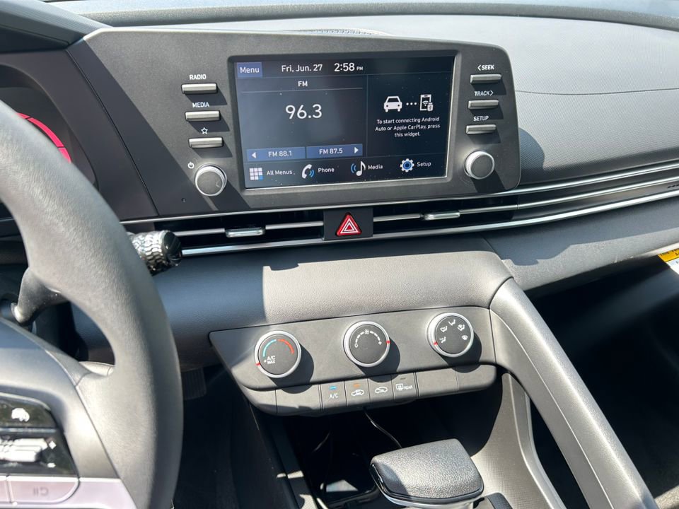 New 2025 Hyundai Elantra SE image 21