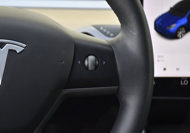 Used 2021 Tesla Model Y Long Range image 9