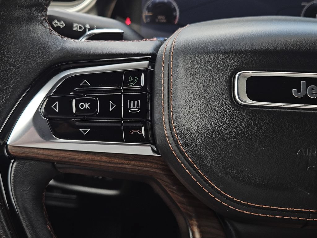 Used 2023 Jeep Grand Cherokee Summit w/ Luxury Tech Group V AWD/4WD image 35
