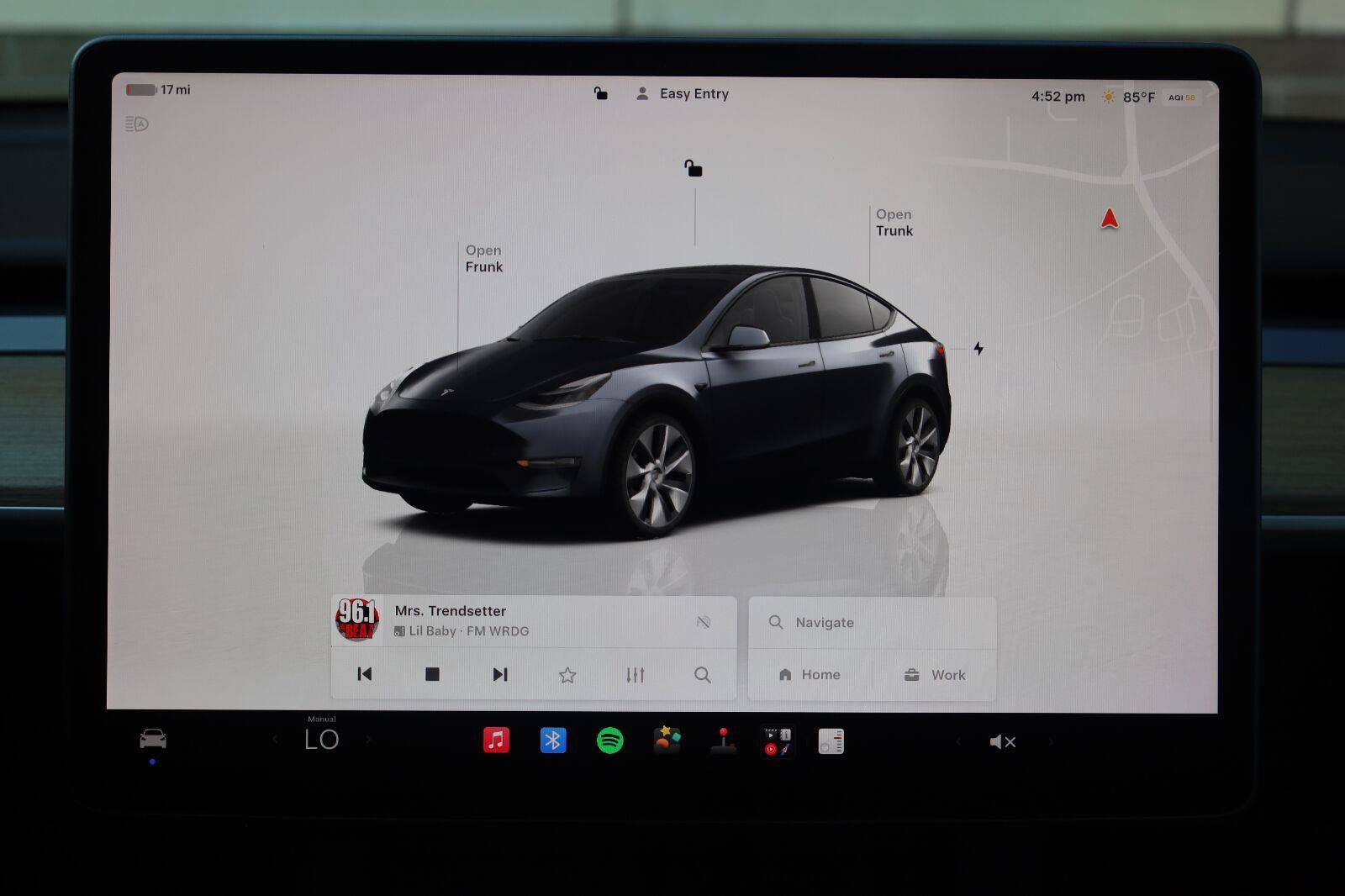 Used 2023 Tesla Model Y Long Range AWD/4WD image 39