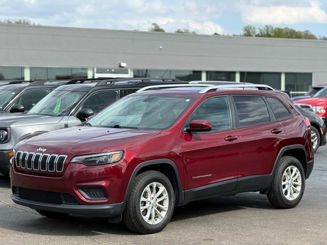 Used 2020 Jeep Cherokee Latitude w/ Cold Weather Group AWD/4WD image 31