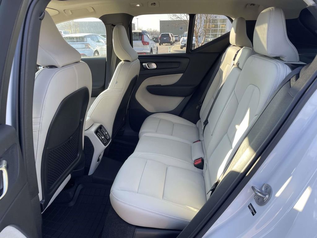New 2026 Volvo XC40 B4 Plus w/ Protection Package Premier FWD image 3