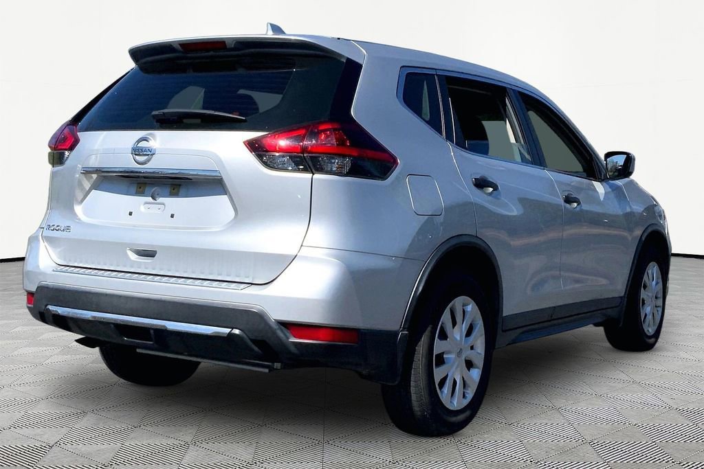 Used 2018 Nissan Rogue S image 5