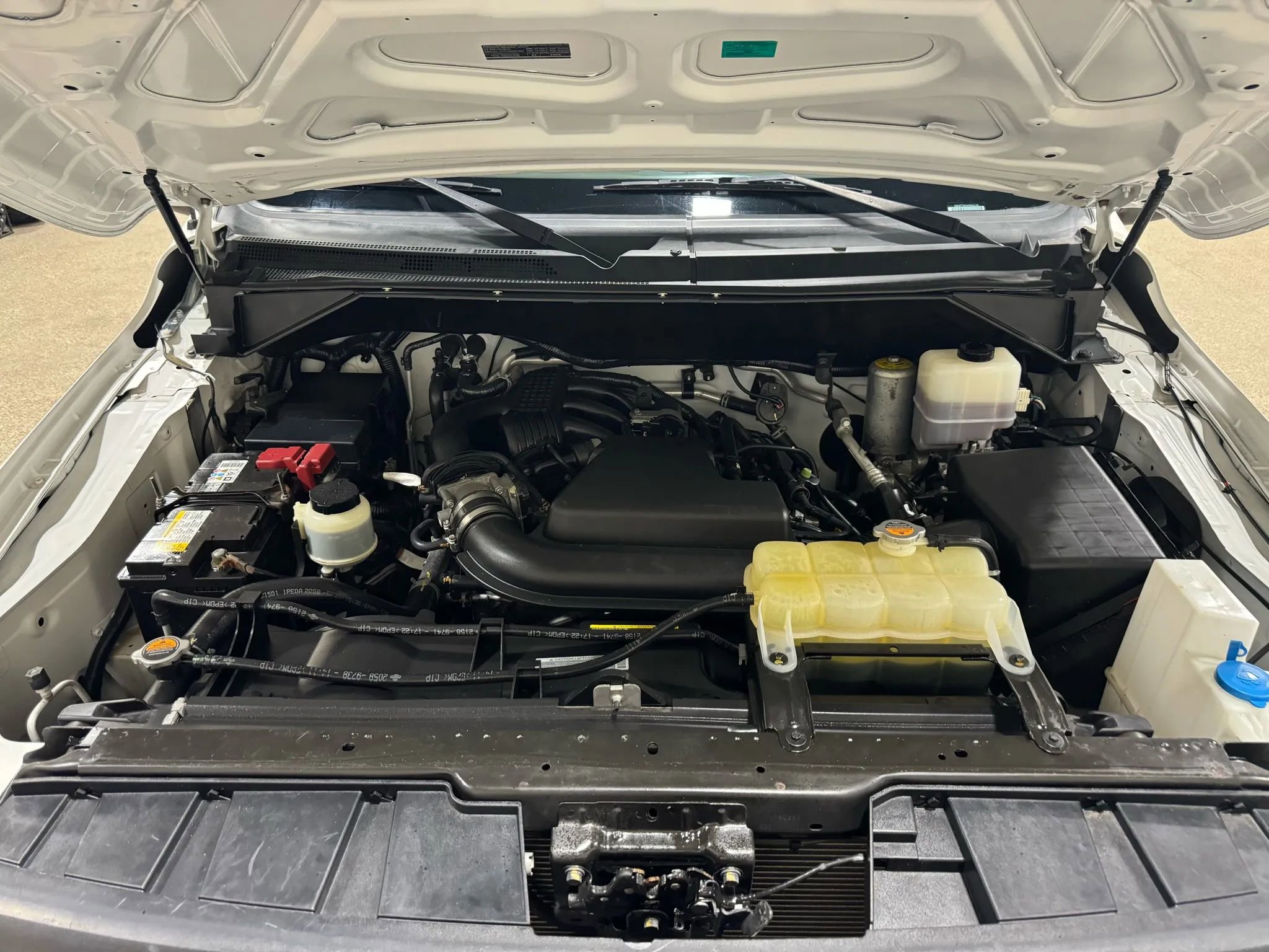 Used 2018 Nissan NV 3500 S image 59