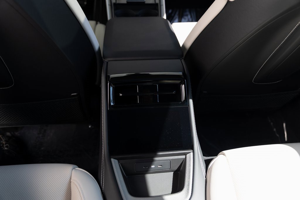 Certified 2025 Porsche Panamera 4S image 23