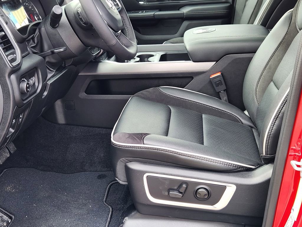 New 2026 RAM 1500 Laramie w/ Chrome Appearance Group AWD/4WD image 7