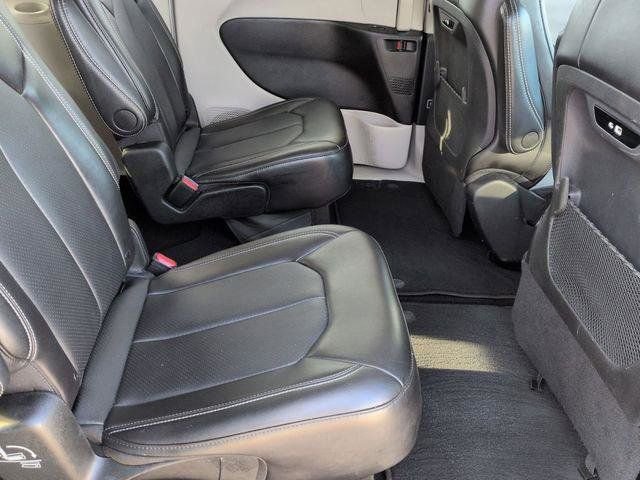 Used 2024 Chrysler Pacifica Touring-L FWD image 29