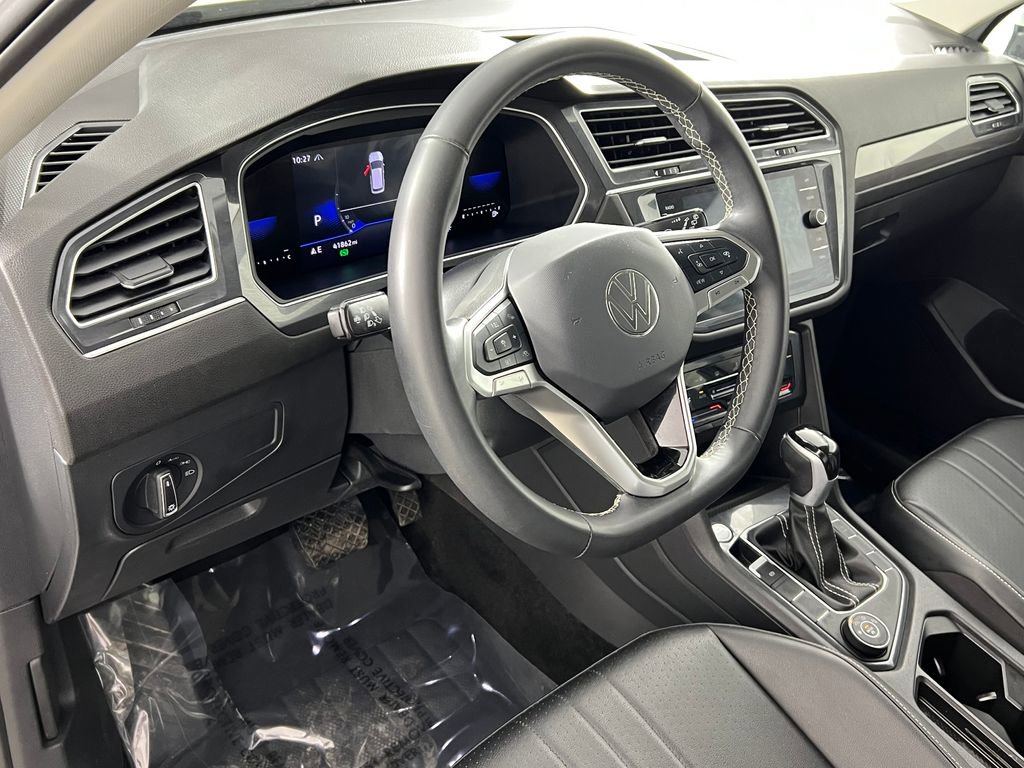 Used 2024 Volkswagen Tiguan SE image 18