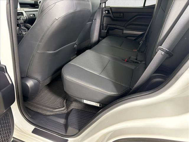 Used 2025 Toyota 4Runner TRD Off-Road Premium AWD/4WD image 21