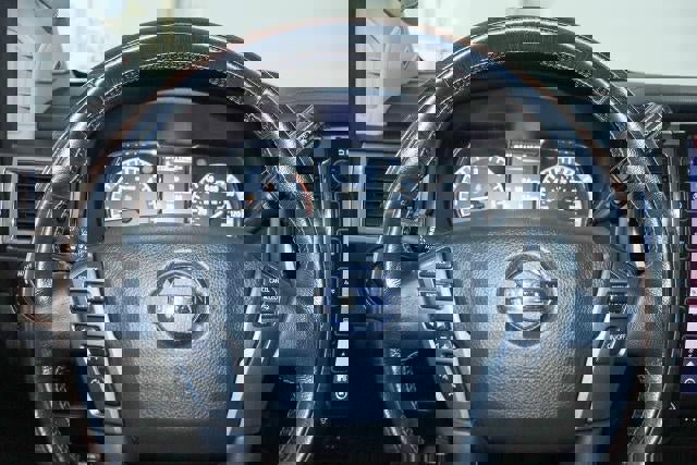 Used 2018 Nissan Titan Platinum Reserve w/ Platinum Utility Package image 15