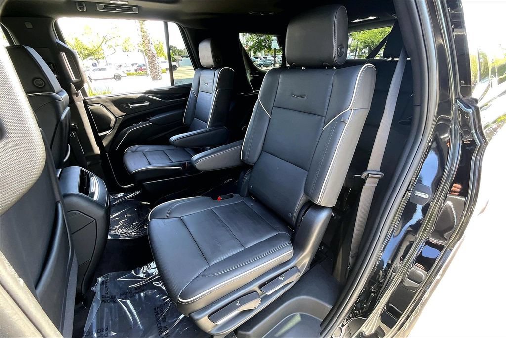Used 2024 Cadillac Escalade Sport w/ LPO, ONYX Package AWD/4WD image 19