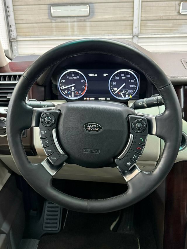 Used 2010 Land Rover Range Rover HSE AWD/4WD image 18