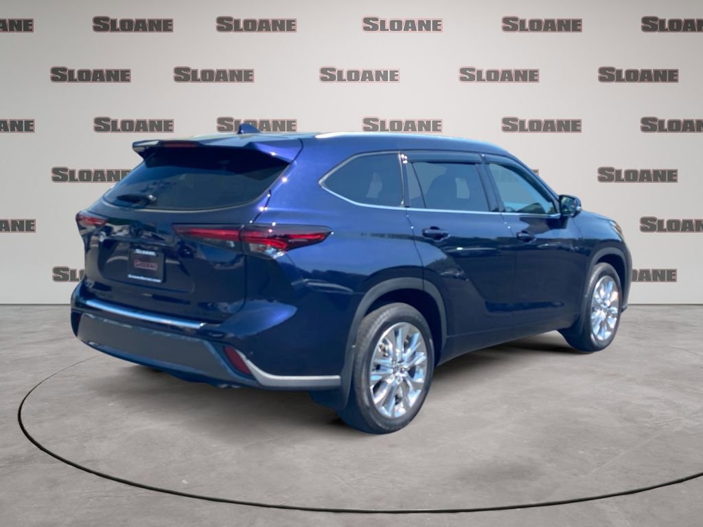 Used 2025 Toyota Highlander Limited AWD/4WD image 5