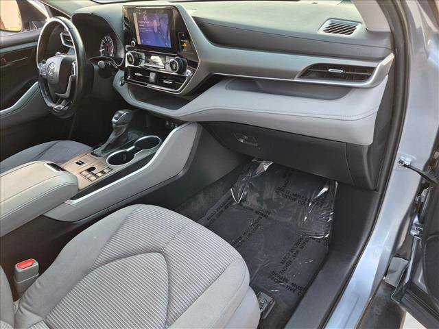 Used 2023 Toyota Highlander LE FWD image 20