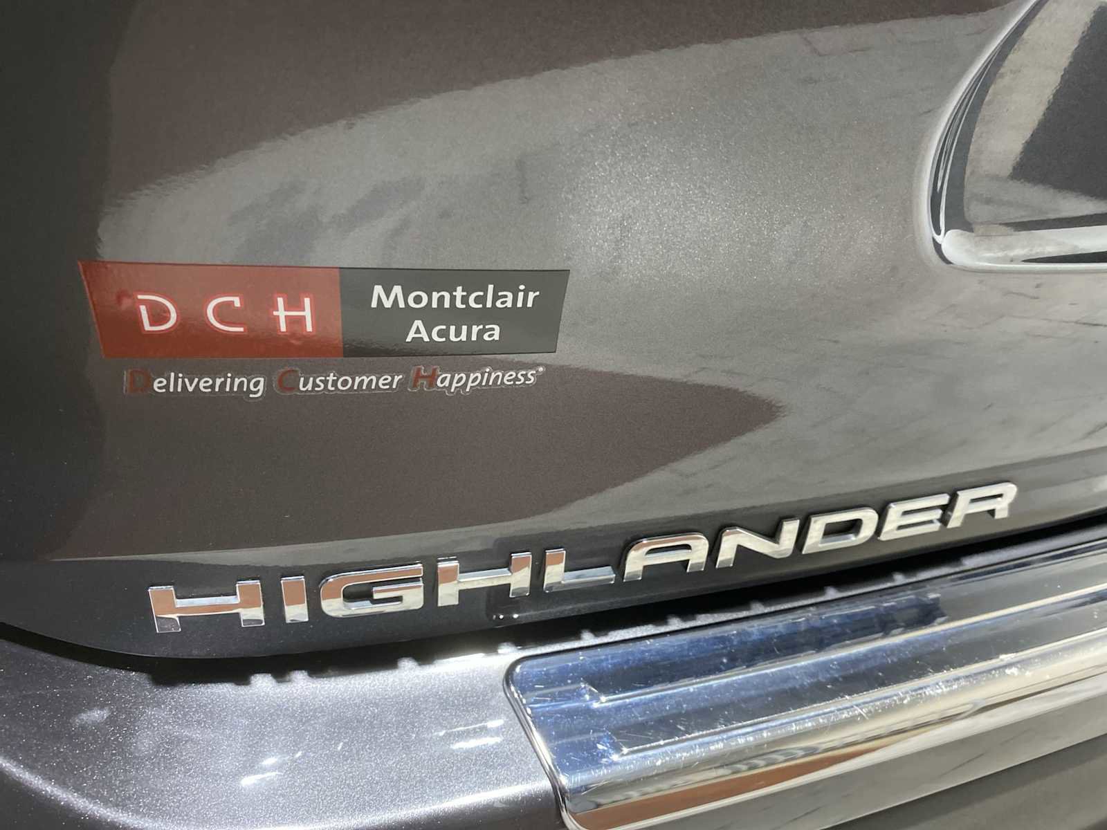 Used 2024 Toyota Highlander LE AWD/4WD image 7