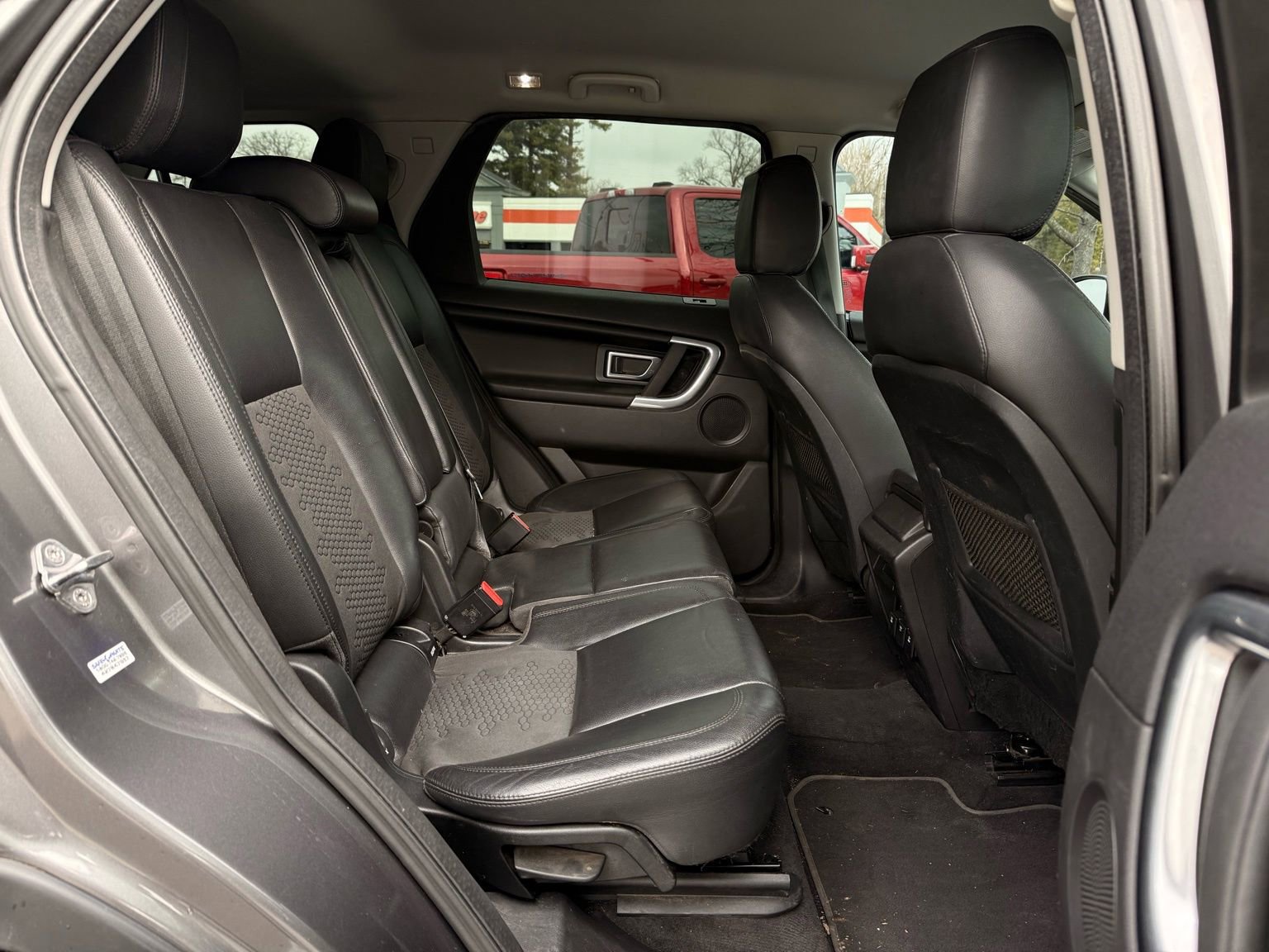 Used 2016 Land Rover Discovery Sport SE AWD/4WD image 19