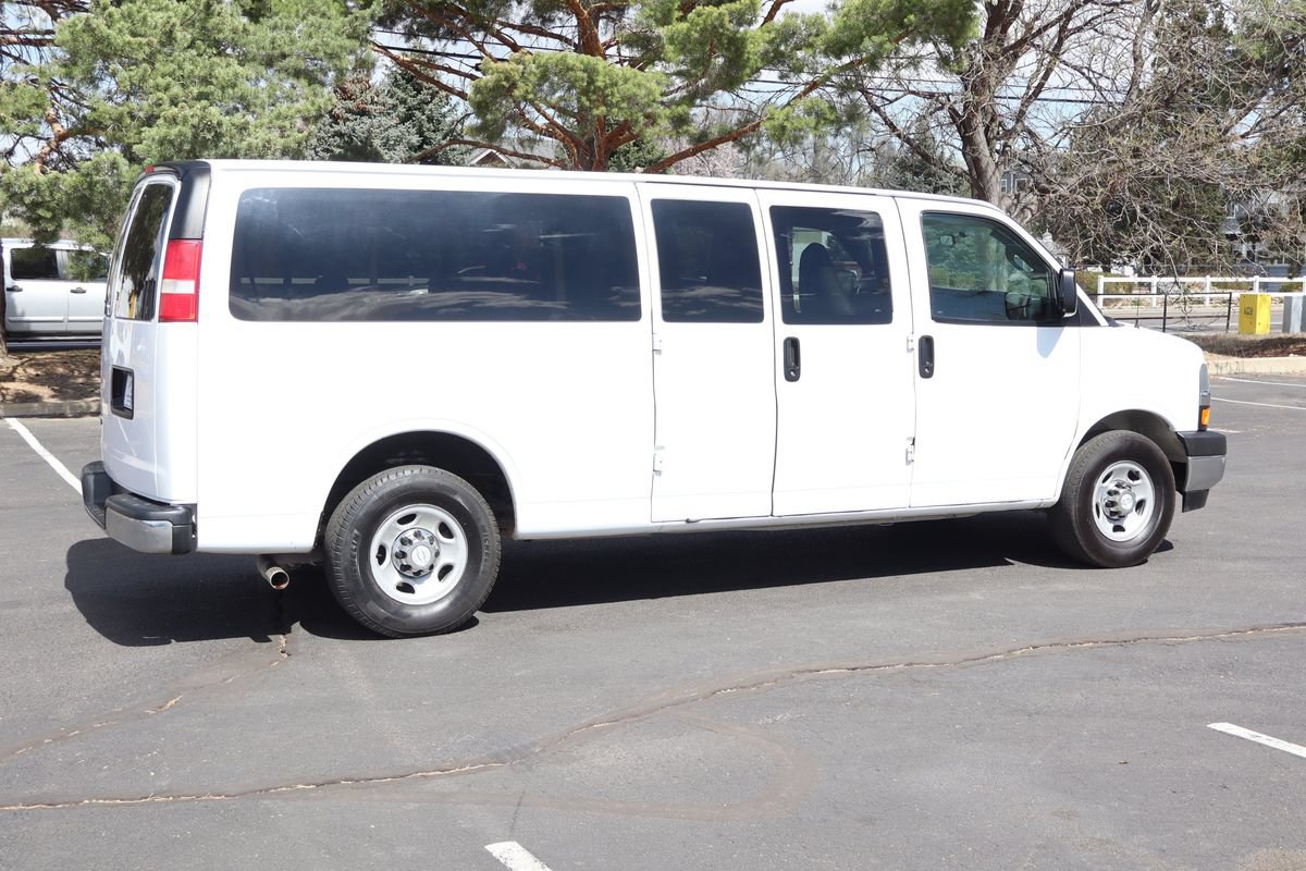 Used 2017 Chevrolet Express 3500 LT w/ LT Preferred Equipment Group RWD image 4