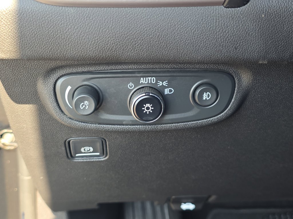 Used 2023 GMC Terrain AT4 image 24