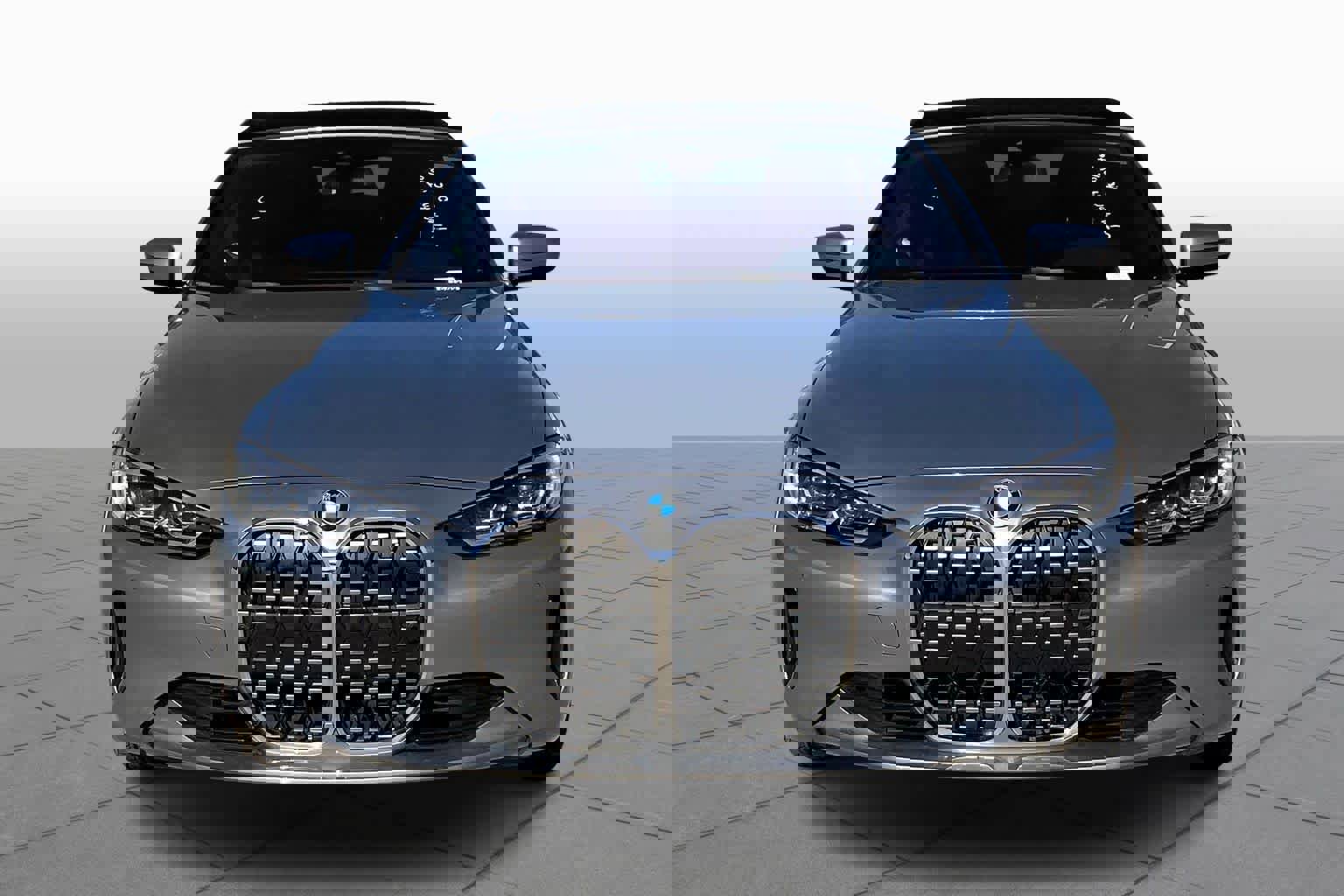 Used 2023 BMW 430i Convertible image 3