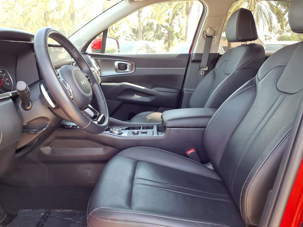 Used 2023 Kia Sorento EX image 9