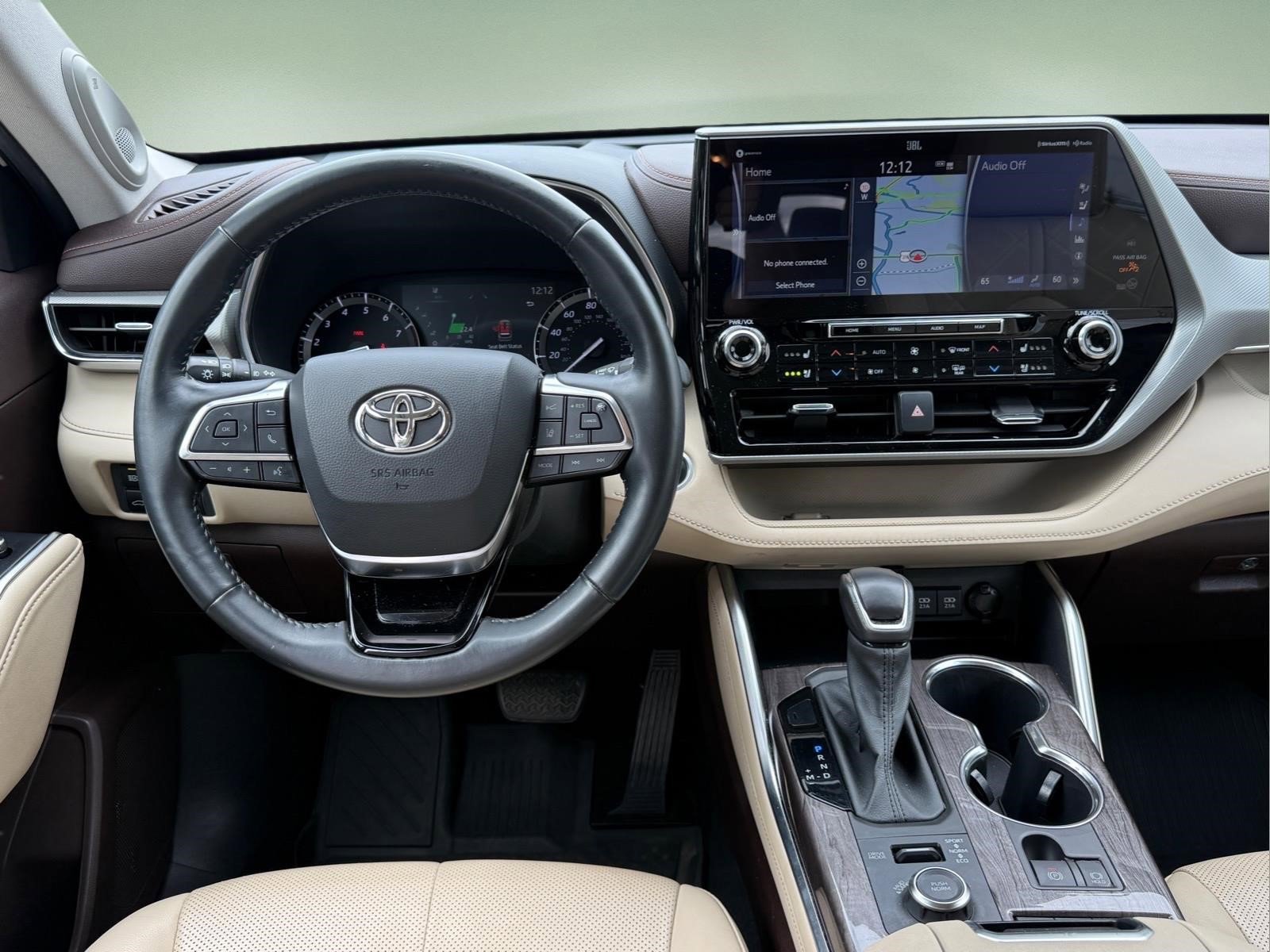 Used 2021 Toyota Highlander Platinum AWD/4WD image 12