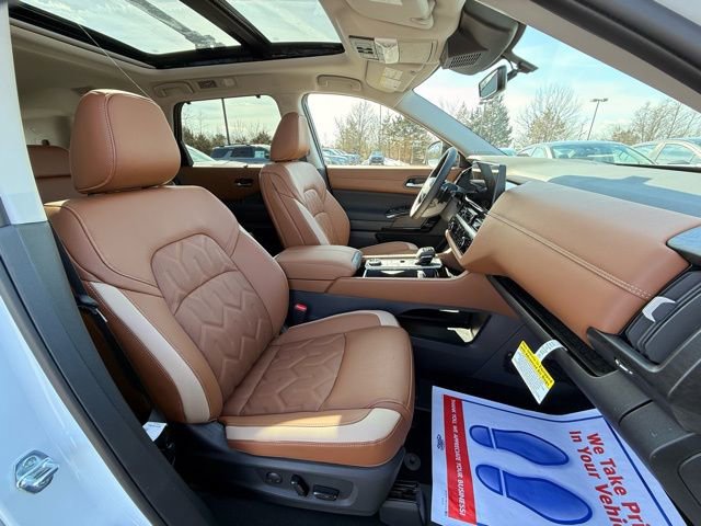 New 2026 Nissan Pathfinder Platinum w/ Cargo Package image 19