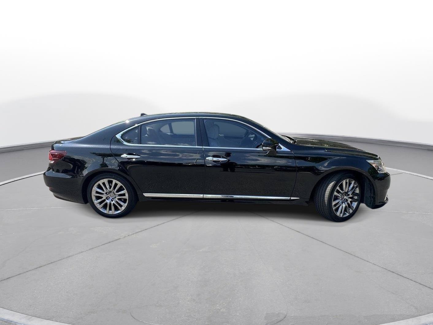 Used 2017 Lexus LS 460 L RWD image 5