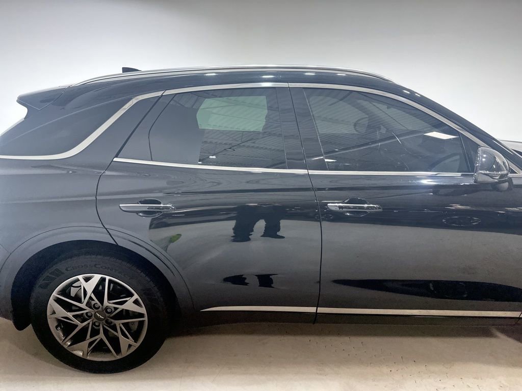 Used 2023 Genesis GV70 2.5T Select w/ Select Package image 11