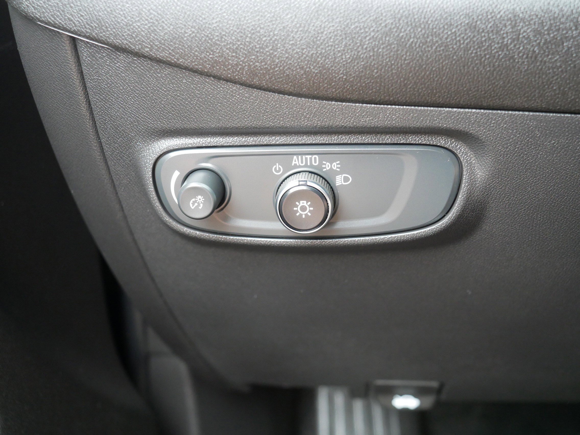 Used 2024 Chevrolet Equinox LT w/ LPO, Floor Liner Package AWD/4WD image 26