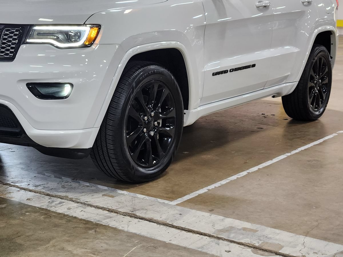 Used 2022 Jeep Grand Cherokee Laredo X AWD/4WD image 17