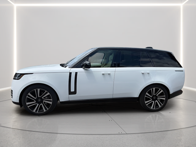 Used 2023 Land Rover Range Rover SE AWD/4WD image 2