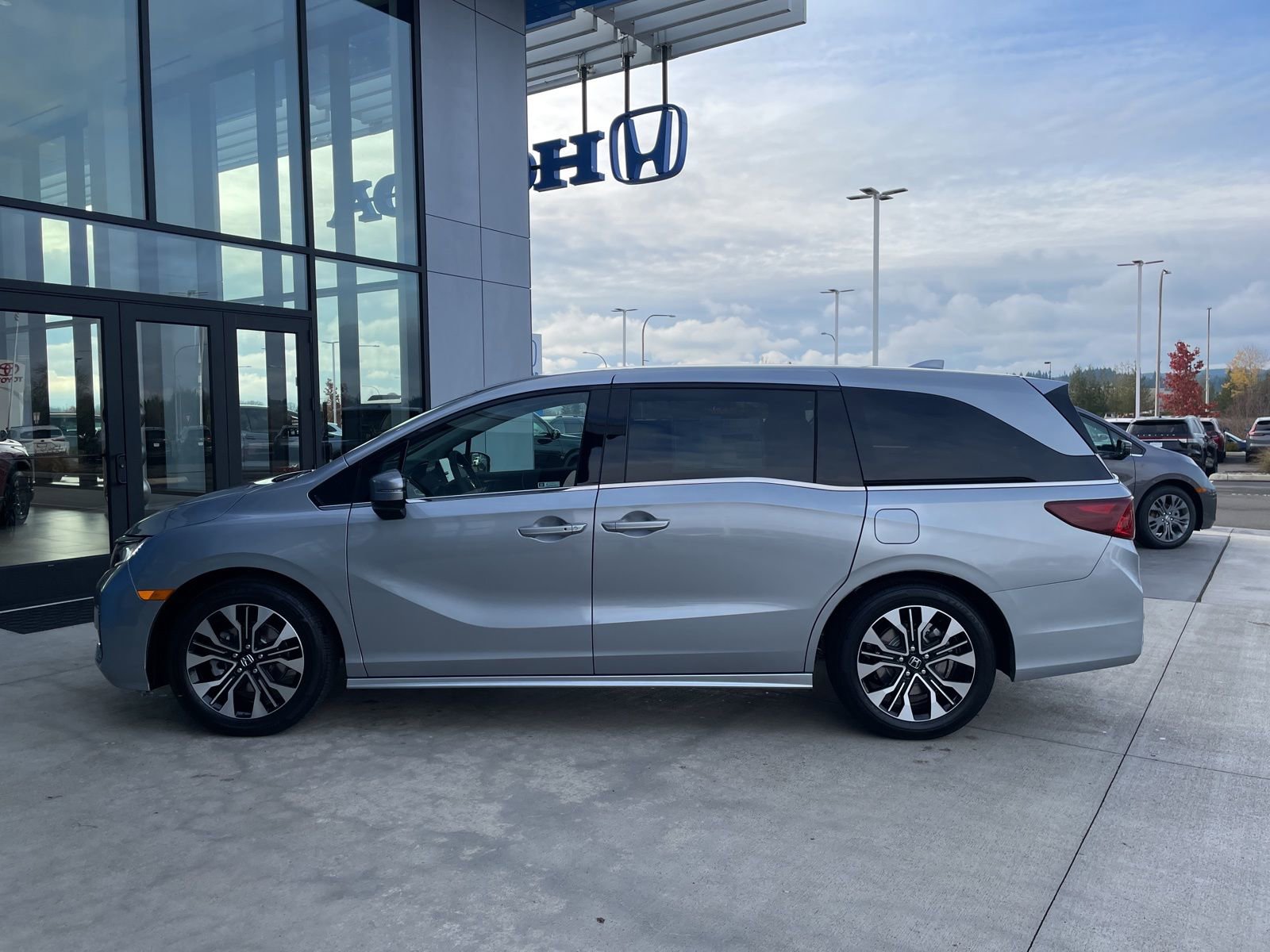 New 2026 Honda Odyssey Elite image 8
