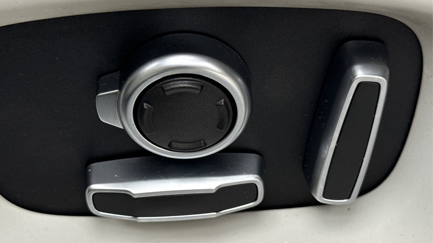 Used 2016 Land Rover Range Rover HSE image 51