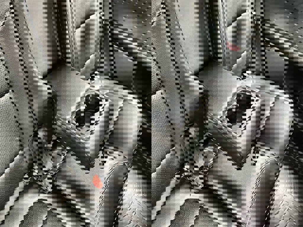 Used 2020 Ford Escape Titanium w/ Titanium Premium Package 2.0 image 22