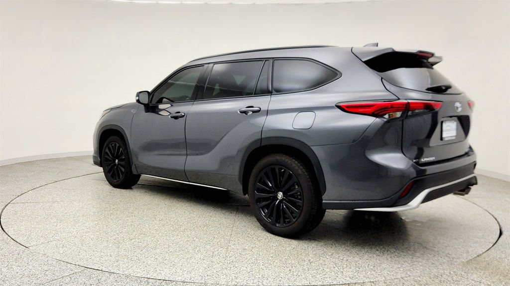 Used 2023 Toyota Highlander XSE image 7