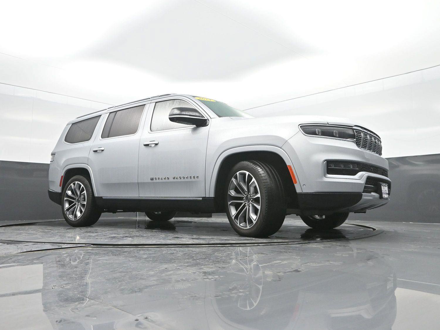 Used 2024 Jeep Grand Wagoneer Series III image 40