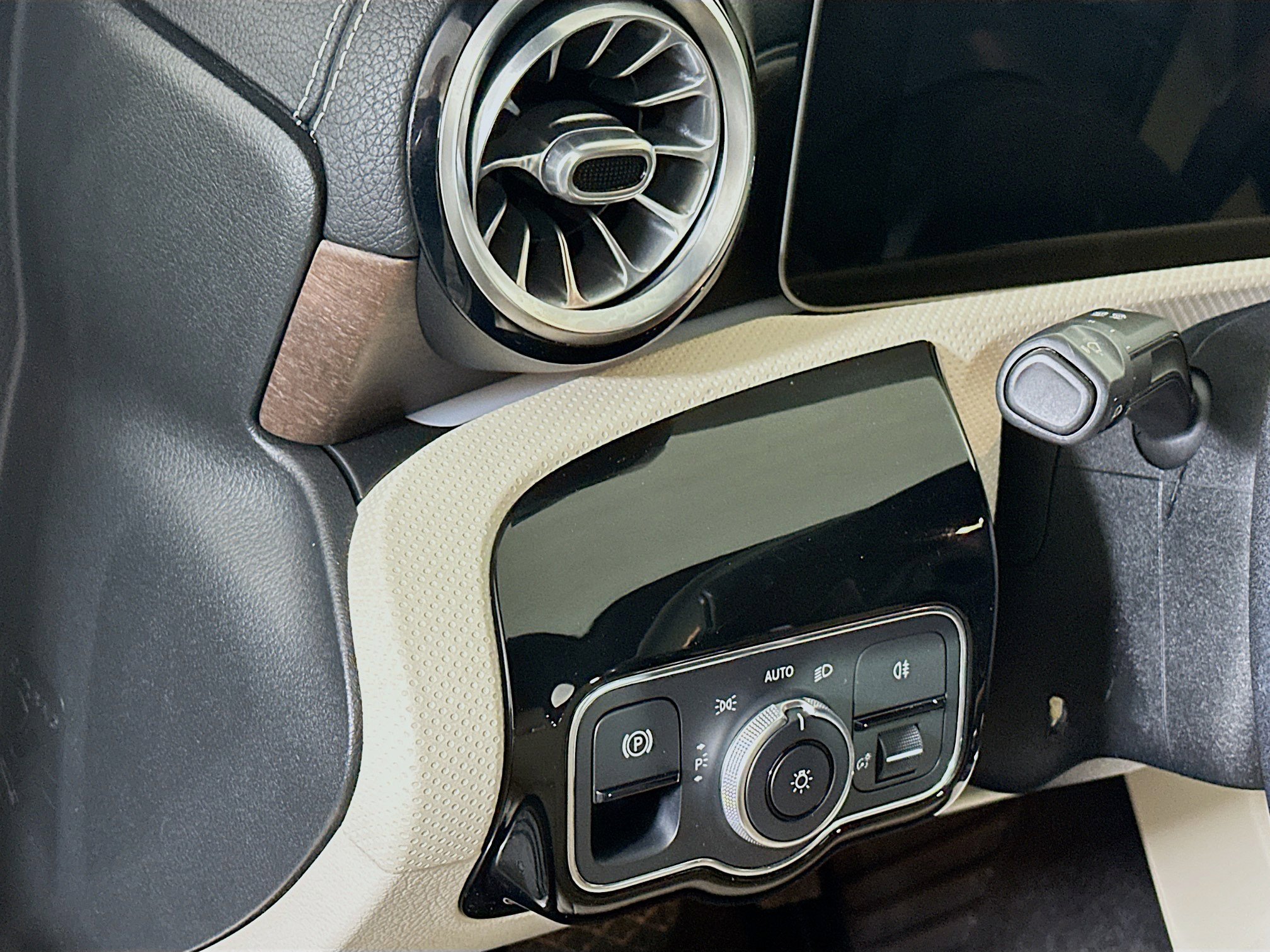 Used 2020 Mercedes-Benz CLA 250 image 17