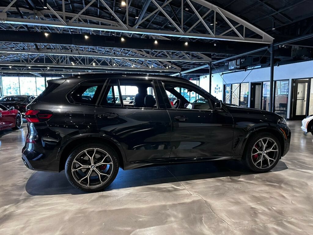 Used 2024 BMW X5 xDrive40i w/ M Sport Package AWD/4WD image 6