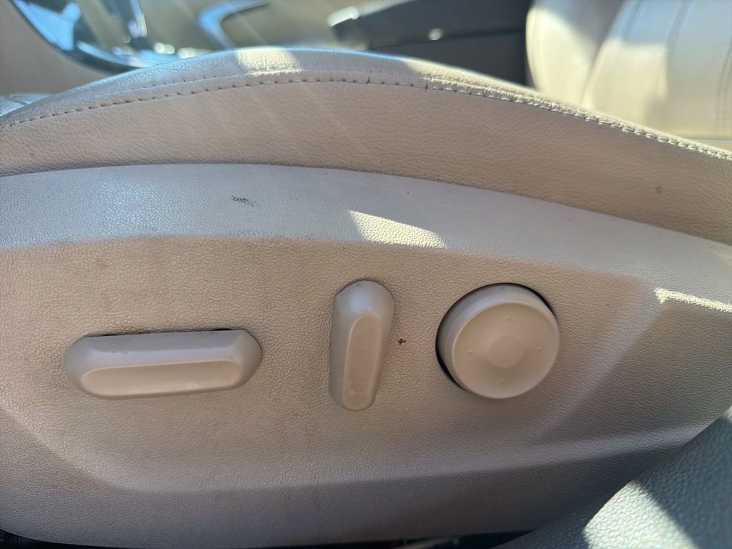 Used 2011 Buick Regal CXL w/ RL2 Preferred Equipment Group FWD image 14