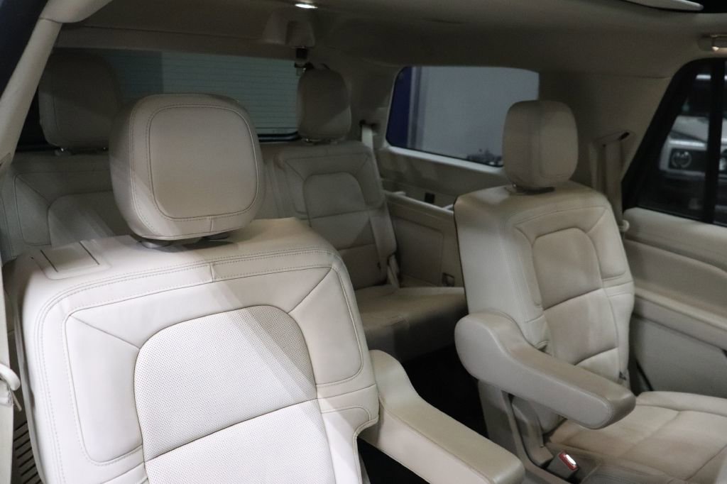 Used 2021 Lincoln Navigator Reserve w/ Luxury Package image 21