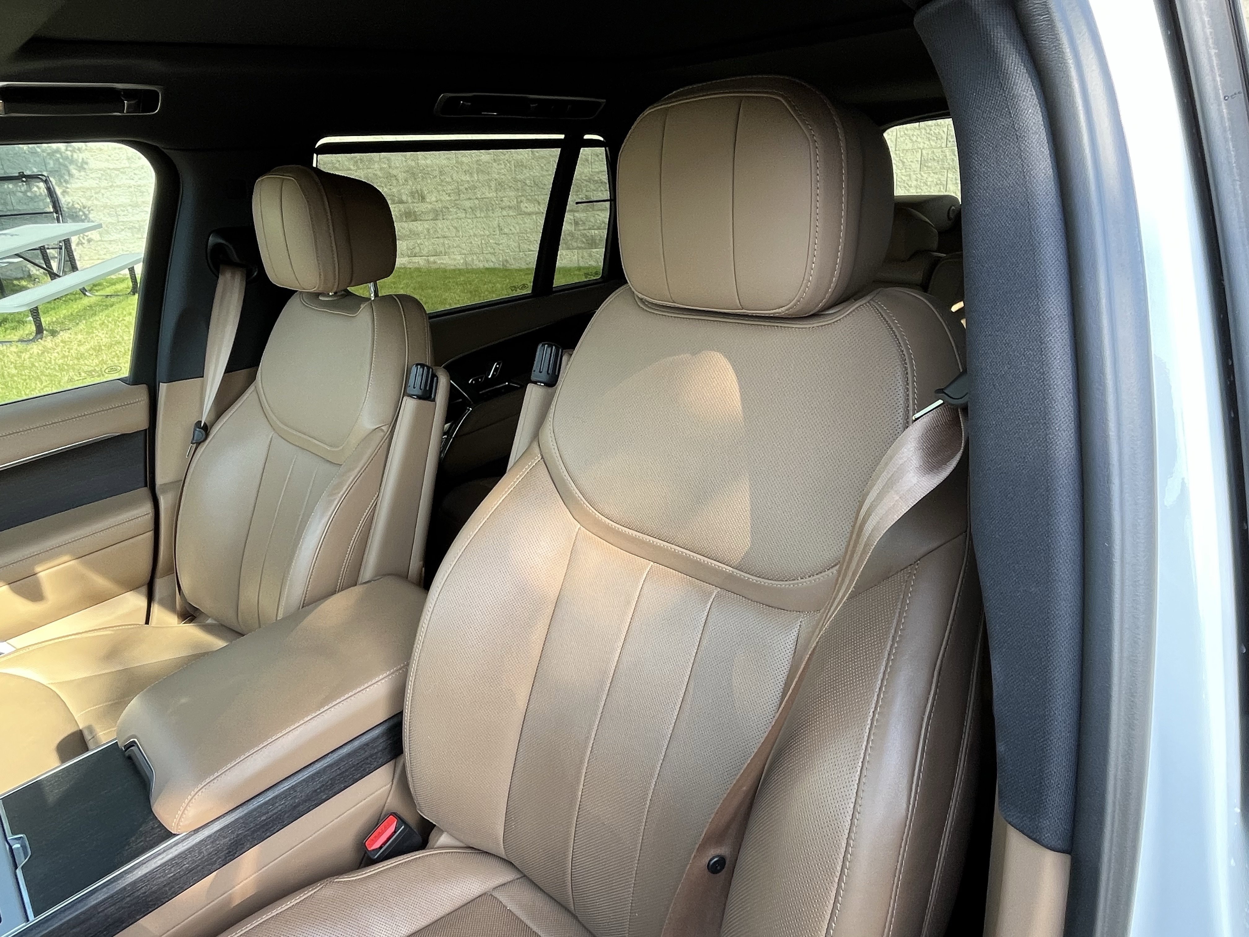 Used 2024 Land Rover Range Rover Long Wheelbase SE AWD/4WD image 15