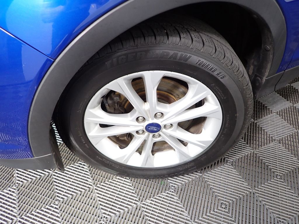 Used 2018 Ford Escape SE w/ SE Sync 3 Package AWD/4WD image 45